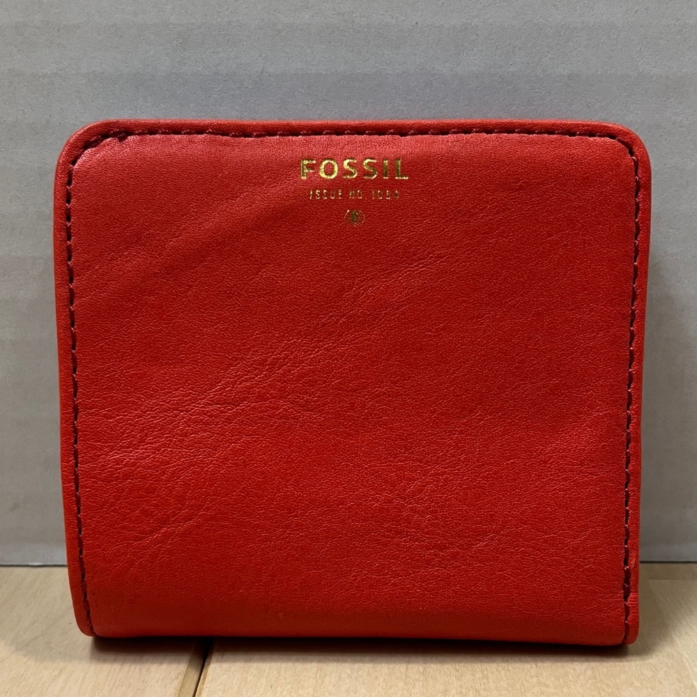 Fossil Red Leather Madison Bifold Wallet w/ Light Blue Interior & Gold Tone Trim